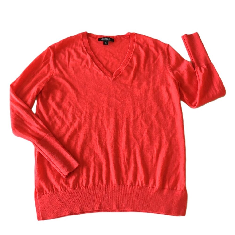 Ann Taylor 100% Merino Wool Sweater V-Neck Size M Petite Red Side Slit Pullover